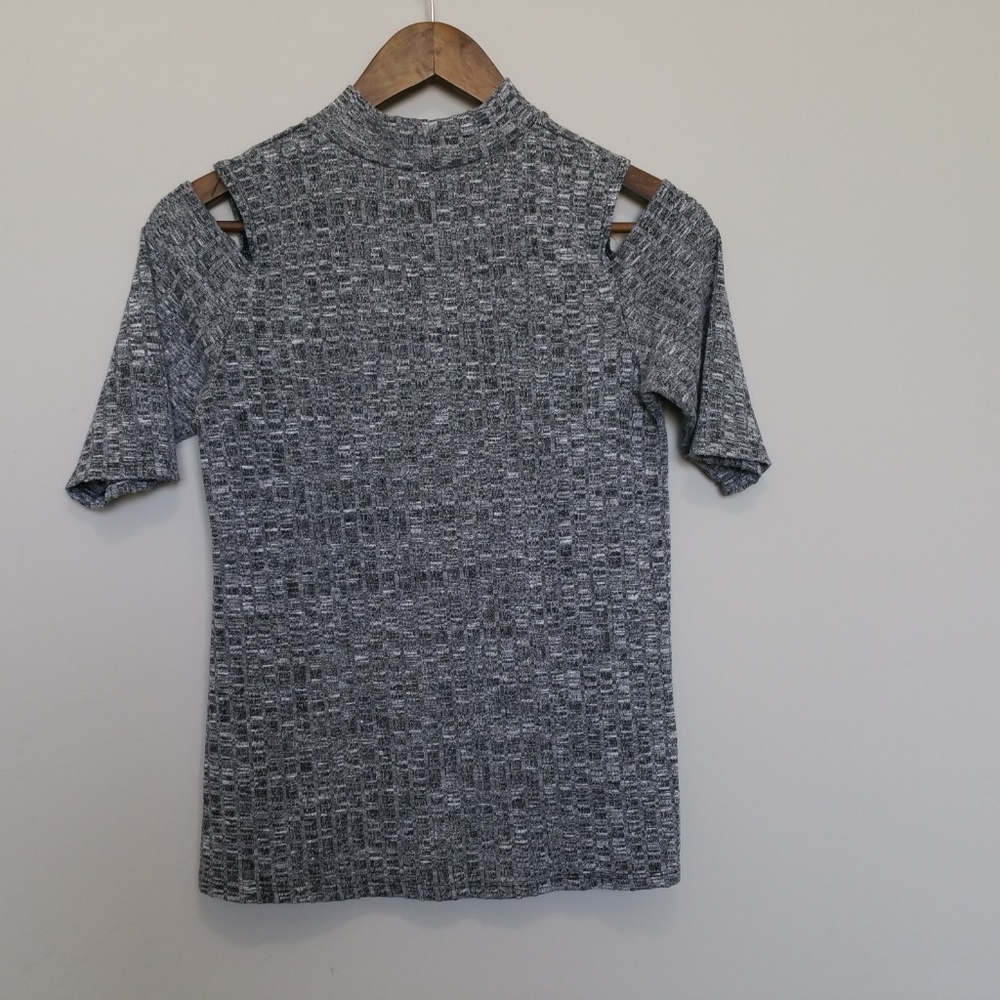 Snap Grey/White Turtleneck Off Shoulder Top Sz L